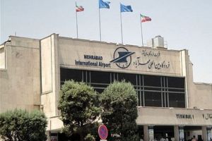 تحطم طائرة على متنها 40 راكباً في مطار مهرآباد في طهران