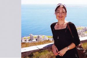 امرأة تنتحر من أعلى برج في شارع الشيخ زايد بالامارات