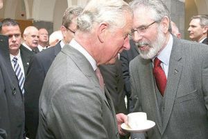 لقاء تاريخي بين الأمير تشارلز والزعيم السياسي للجمهوريين الآيرلنديين