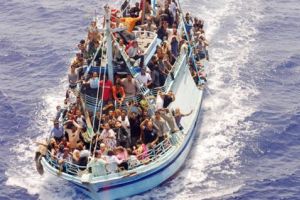 ماليزيا تطلق عملية لإغاثة المهاجرين في البحر