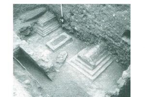 بين القلعة والحلة: العيونيون وسر العاصمة الغامضة