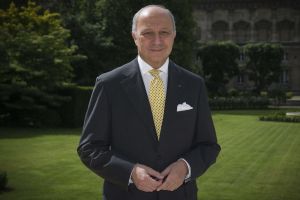 فابيوس: من المنطقي تأجيل انتخابات الفيفا