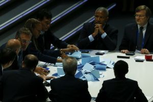 كونجرس الفيفا يؤجل الحسم بين بلاتر والأمير علي للجولة الثانية من التصويت