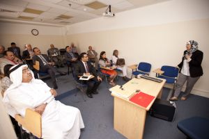 دراسة بالجامعة الأهلية تحذر من مخاطر 'الاتصال الرقمي' على الناشئة