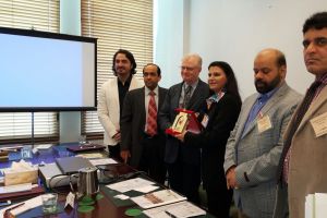 وفد 'أمانة الشورى' يؤكد أهمية الاستفادة من خبرات البرلمان الاسترالي