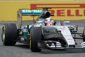 هاميلتون يعود للصدارة رغم حادث تصادم في التجارب الحرة لسباق كندا