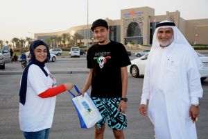 فريق من 'الداخلية' و'بلدي المحرق' يُطلع رواد المقاهي على مضار التدخين وآثاره السلبية