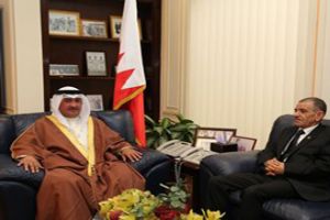 خالد بن محمد يستقبل السفير الجزائري بمناسبة تعيينه