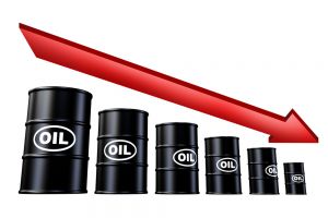 النفط يتراجع بعد إعلان السعودية إستعدادها لزيادة أكبر في الإنتاج لتلبية الطلب