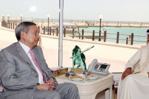 رئيس الوزراء يستقبل مبعوث رئيس الفلبين لدول 'التعاون'