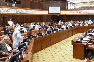 المناعي يدعو لتكوين لجنة عليا لمتابعة إعادة هيكلة اقتصاد البحرين وتنويع مصادر الدخل