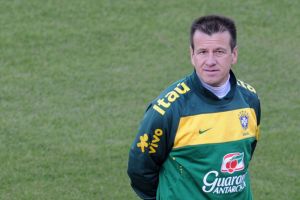 دونجا: نيمار لاعب حاسم والأخرين أيضاً