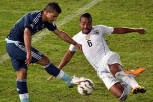 أجويرو يتدرب مع الأرجنتين ويبدد المخاوف من إصابته في الكتف