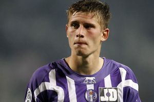 سوانزي سيتي على أعتاب ضم تابانو مدافع سانت اتيان