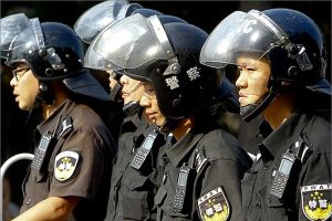 اعتقال 13 شخصاً في الصين خلال مظاهرات لمئات القرويين بسبب مقتل امرأة