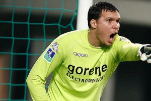 بطولة فرنسا: مرسيليا يتعاقد مع الحارس بيليه