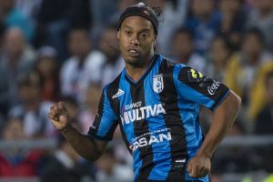 رونالدينيو يفسخ عقده مع كوريتارو المكسيكى