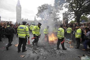 عشرات الآلاف يتظاهرون في لندن ضد سياسة التقشف الحكومية