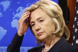 كلينتون تطالب بإصلاح قانون حيازة الأسلحة بعد هجوم تشارلستون