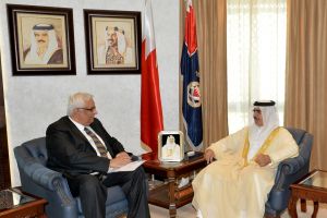 وزير الداخلية يبحث مع السفير الباكستاني عددا من الموضوعات ذات الاهتمام المشترك