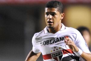 الوحدة الإماراتي يضم البرازيلي دينلسون لمدة ثلاث سنوات