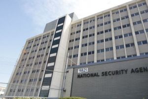 ويكيليكس: فرنسوا هولاند يرأس اجتماعا لمجلس الدفاع لبحث قضية 'تجسس' أمريكا على رؤساء فرنسا