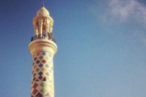 طقس البحرين : حار نسبياً مع بعض السحب احياناً