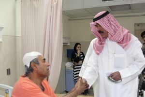 ولي العهد الكويتي يتفقد مسجد الإمام الصادق والمصابين في المستشفى الأميري