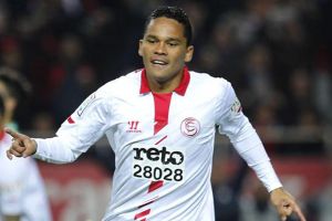 ميلان يتعاقد مع كارلوس باكا من صفوف أشبيلية