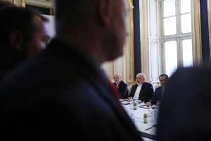 وزير خارجية إيران: لم نكن قط بهذا القرب من التوصل لاتفاق نووي 