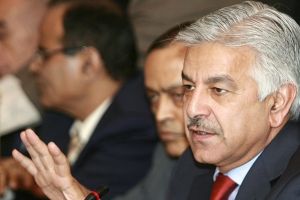 وزير الدفاع الباكستاني: استخدام الأسلحة النووية خيار مطروح إذا دعت الضرورة