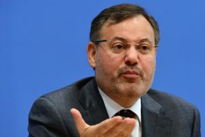 الإعلامي أحمد منصور يعتذر للمغاربة إثر وصفه لبعضهم بـ 'السفلة والشواذ'