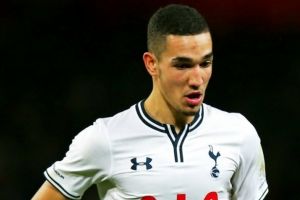 الجزائري بن طالب يمدد عقده مع توتنهام