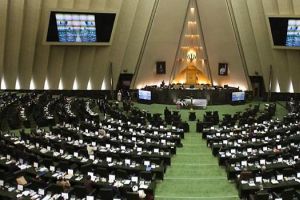 رئيس البرلمان الإيراني يعرب عن 'رؤيته الإيجابية' للمفاوضات النووية