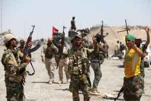 الجيش العراقي يقصف 'داعش' في قضاء الفلوجة   