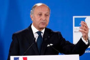 صحيفة لوموند الفرنسية: فابيوس يقول إنه ممكن جدا أن يسافر إلى طهران