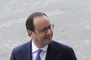 بعد الاتفاق النووي... هولاند يحث إيران على المساعدة في حل الأزمة السورية