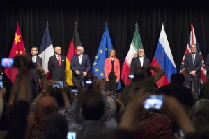 كيري وظريف مهندسا الاتفاق النووي الإيراني