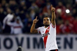 ريفر بليت يضع قدما في نهائي كأس ليبرتادوريس بثنائية في شباك جواراني