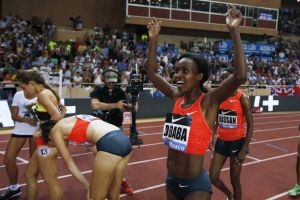 الأثيوبية ديبابا تحطم الرقم العالمي لسباق 1500 متر للسيدات