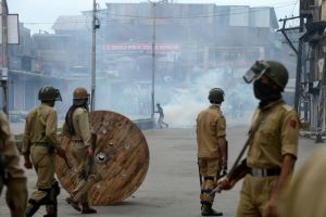 باكستان تتهم الهند بانتهاكات للهدنة في كشمير