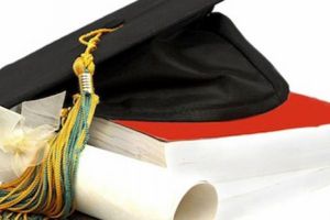 طلبة وطالبات يغردون بوسم 'مجزرة_البعثات': حُرمنا ونحن نستحقها