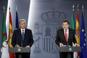 رئيس الوزراء الجزائري: الجزائر متمسكة بحل سياسي يجمع كل الاطراف لتسوية الأزمة الليبية