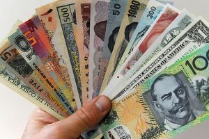 الدولار الاسترالي يهوي إلي أدنى مستوى في 6 سنوات بعد بيانات صينية ضعيفة