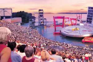 مهرجان بريغنز في ظل مهرجان سالزبورغ النمساوي الأكثر شهرة