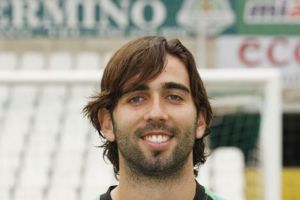 أستون فيلا يتعاقد مع كريسبو