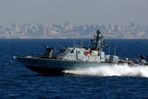 زورق حربي إسرائيلي يخرق المياه الإقليمية اللبنانية