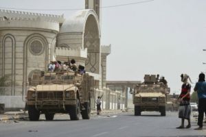 القوات الموالية لحكومة اليمن بدأت هجوما لاستعادة قاعدة العند