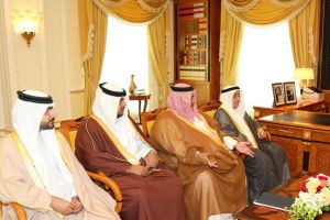 رئيس الوزراء يستقبل وزير الخارجية ويعرب عن ارتياحه للموقف الخليجي الموحد بالدوحة