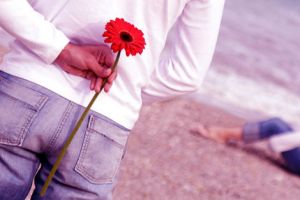 لماذا نقع في غرام أشخاص 'أقل جاذبية'؟